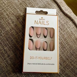 One size and the color is so beautiful